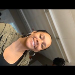 Meet your Posher, Deborah